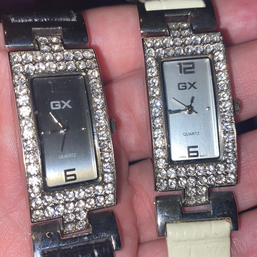 Two watches (CO)